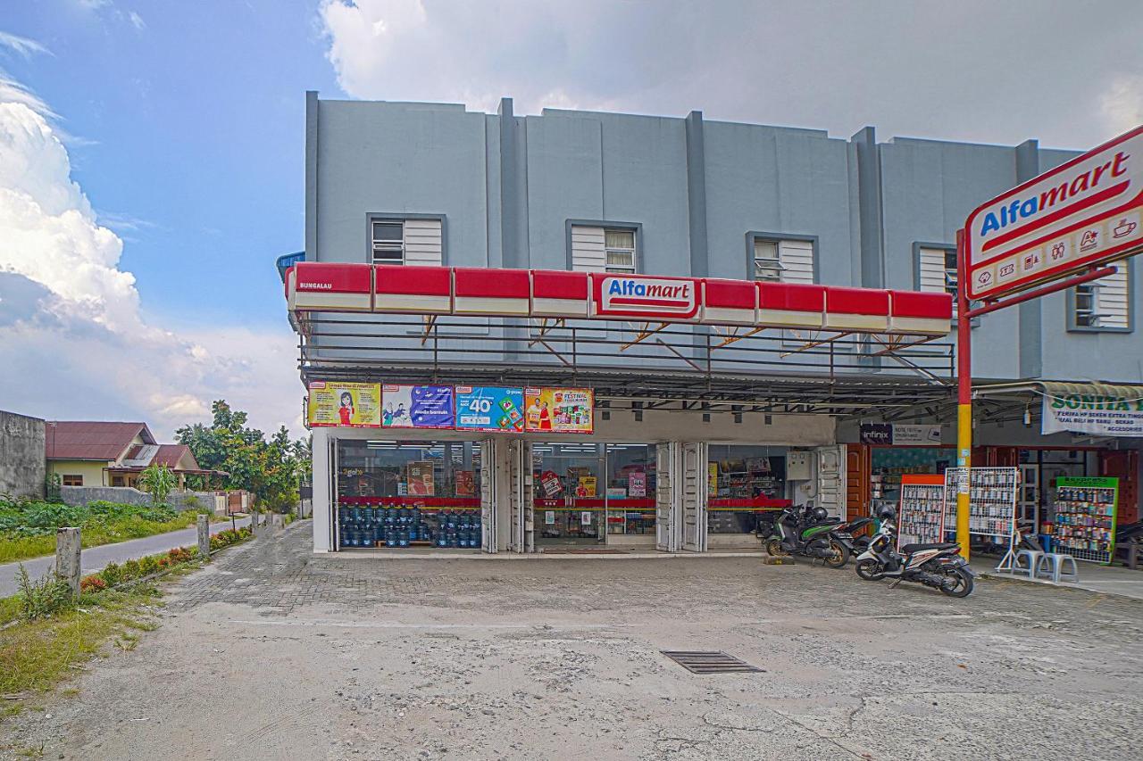 Oyo 90637 Rumah Ni Karo Medan Exterior foto