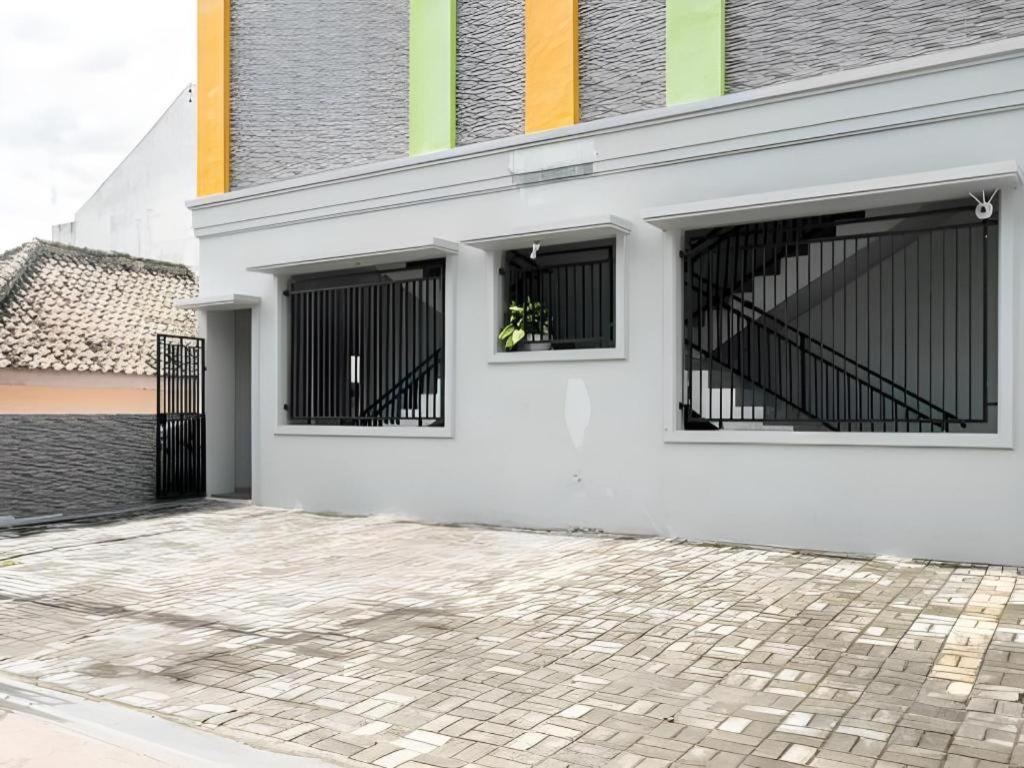 Oyo 90637 Rumah Ni Karo Medan Exterior foto